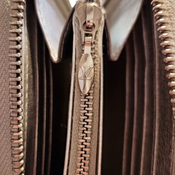 Louis Vuitton (Authentic) Silver Metallic Suhali Long Zippy Wallet w/ Dust Cover - Picture 7 of 10